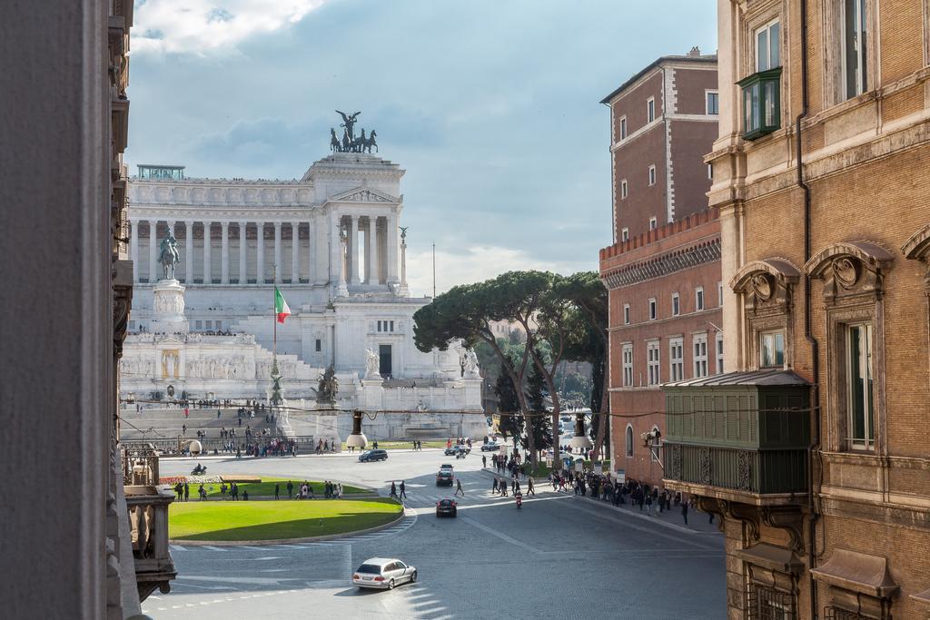 Amazing Suite Piazza Venezia ローマ エクステリア 写真